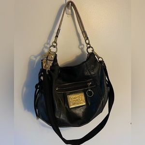 Women’s Black and Gold Coach Poppy Purse